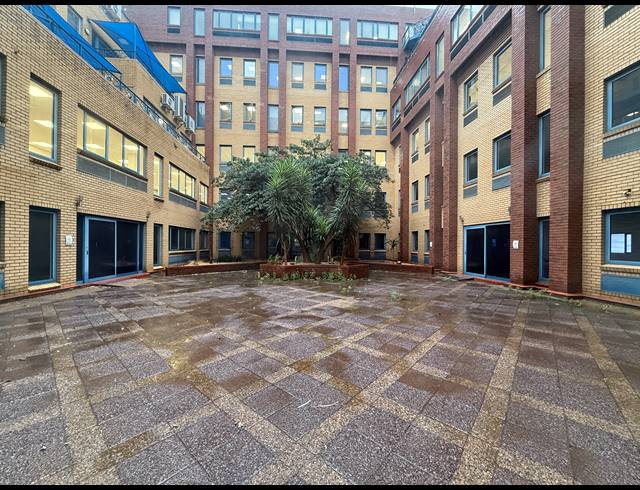 4,612M² OFFICE TO LET IN BRAAMPARK